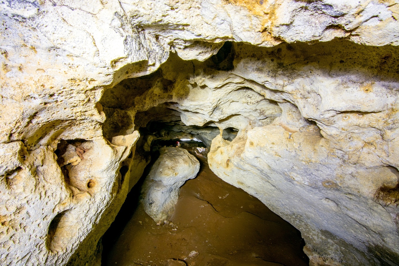 Белогорская пещера таврида. Пещера Таврида в Крыму. Белогорск пещера Таврида. Зуя пещера Таврида. Таврида симф пещера.